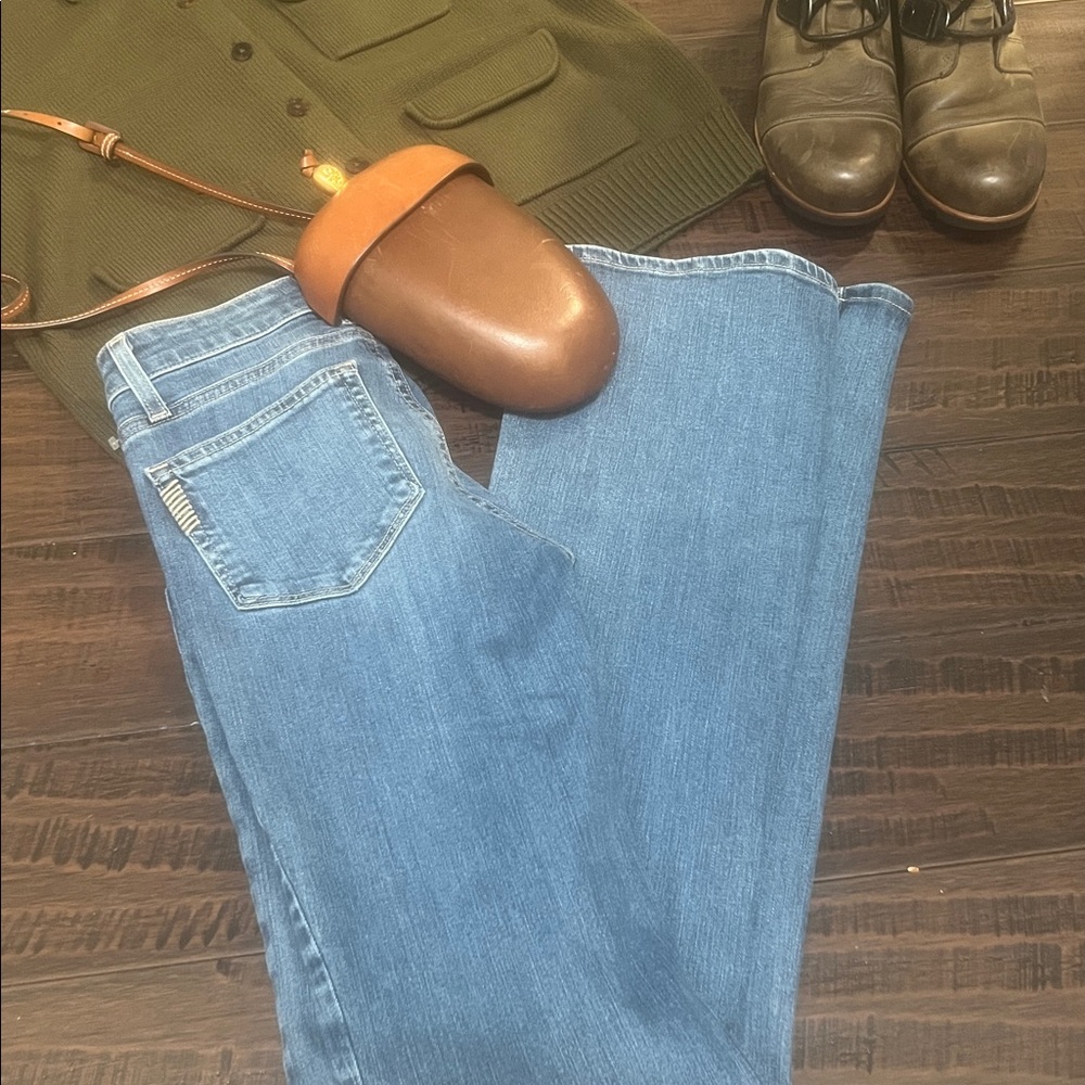 PAIGE Women’s Light Indigo Denim Jeans size 24/34 (BIN1-05)